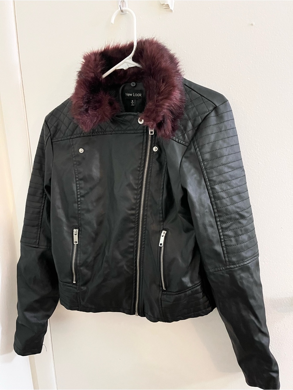 New Look M Black Faux Leather Motorcycle Jacket Burgundy Faux Fur Collar